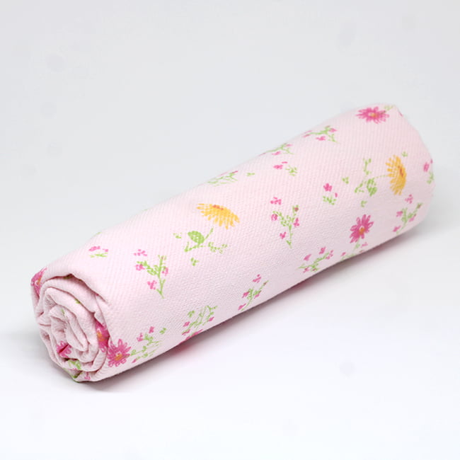 Tecido Flanela Baby - Flores no Jardim - Fundo Rosa - 100% Algodão - Largura: 80cm