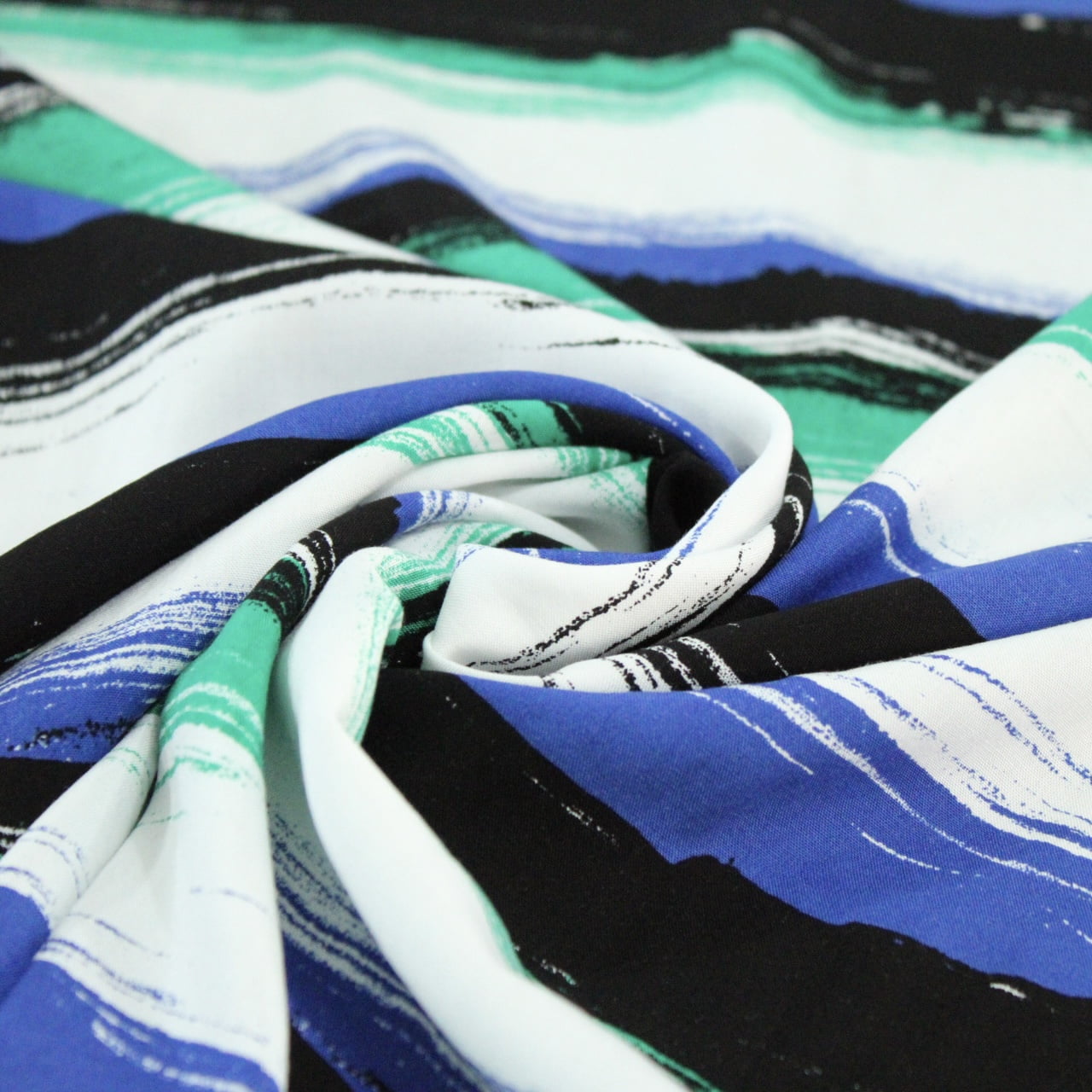 Tecido Viscose Estampada - Brushed - Azul e Verde - 100% Viscose - Largura 1,40m